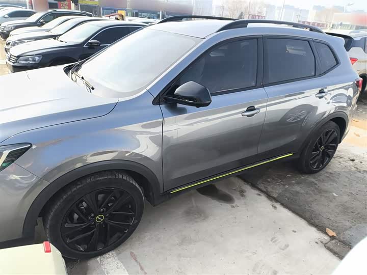 Фото 5 - Roewe RX5