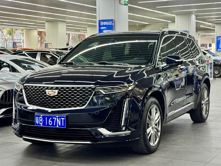 Фото 1 - Cadillac XT6