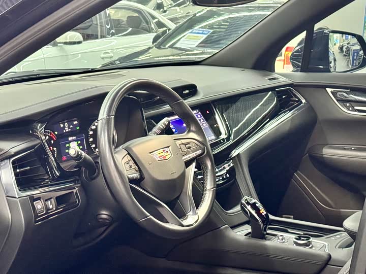 Фото 5 - Cadillac XT6