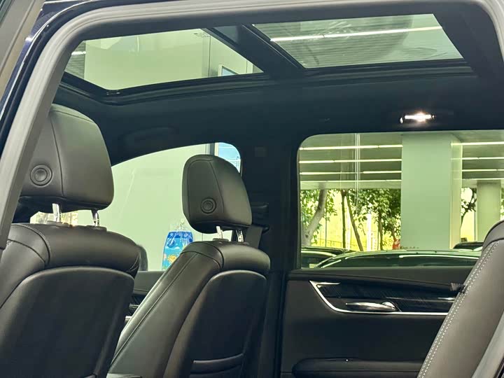 Фото 7 - Cadillac XT6