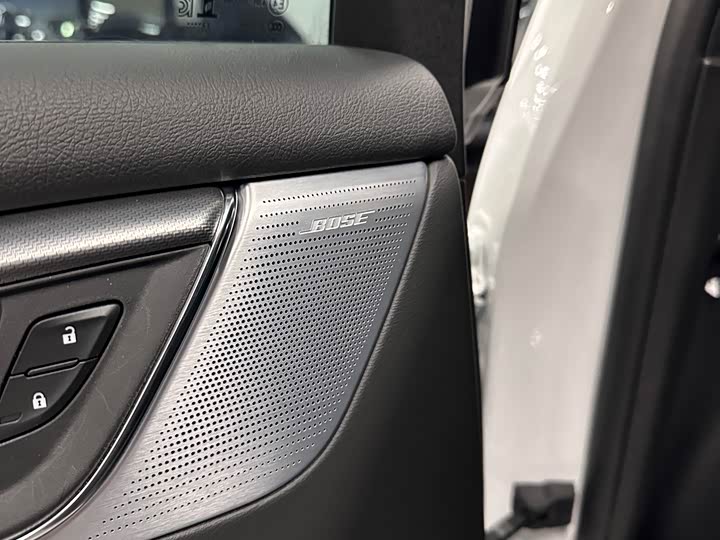 Фото 9 - Cadillac CT5