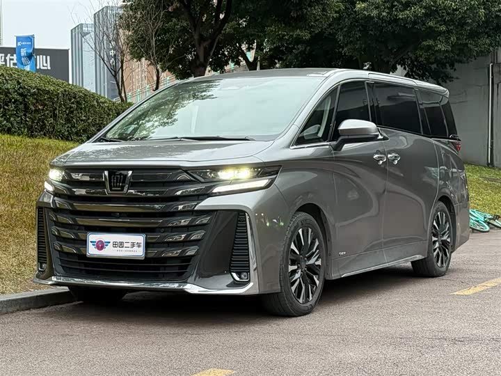 Фото 1 - Toyota Vellfire