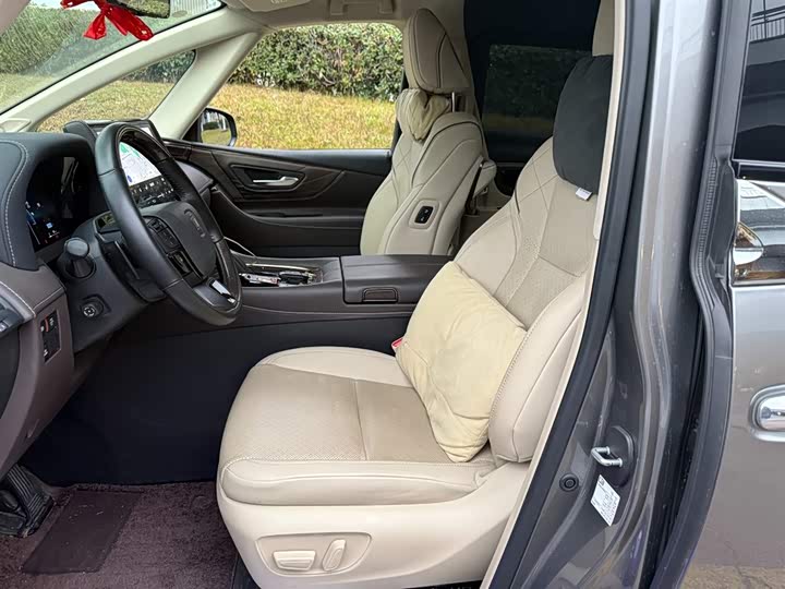 Фото 8 - Toyota Vellfire