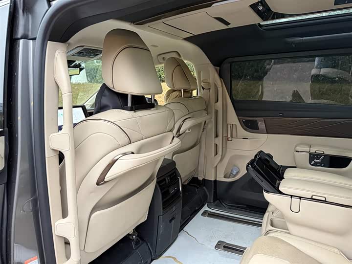 Фото 9 - Toyota Vellfire