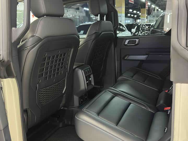 Фото 6 - Ford Bronco