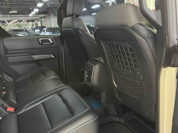 Фото 7 - Ford Bronco