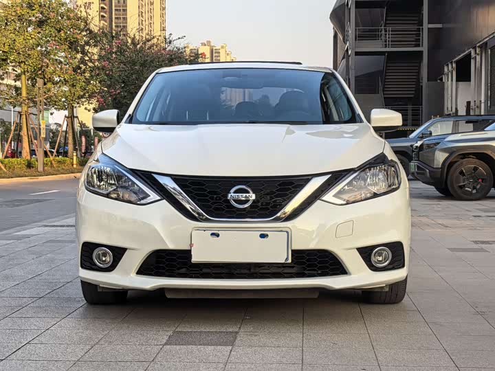 Фото 2 - Nissan Sylphy