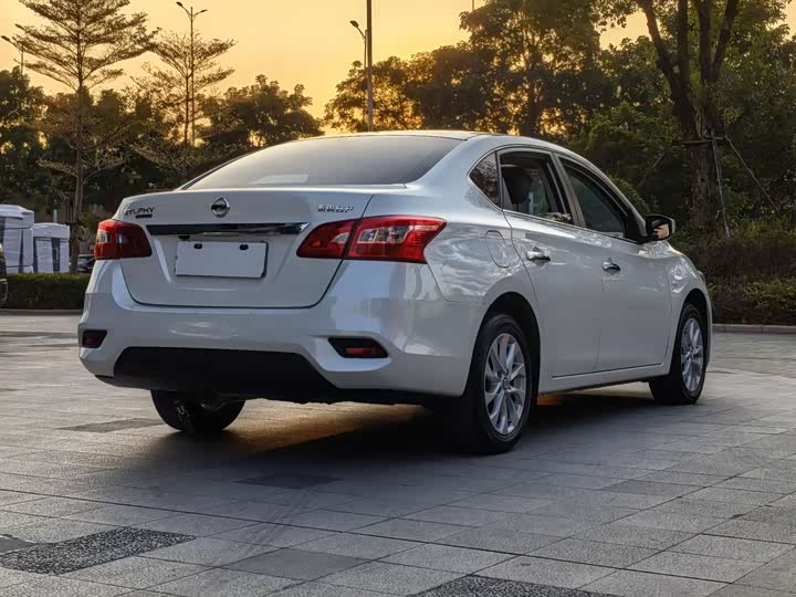 Фото 4 - Nissan Sylphy