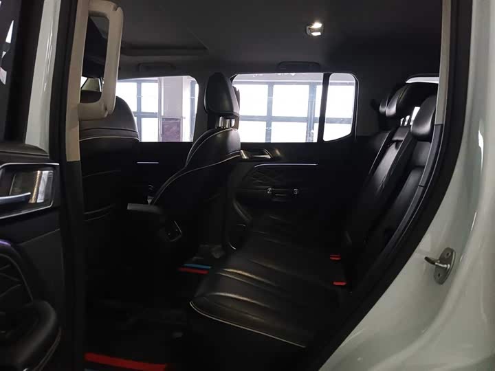 Фото 9 - Tank 300