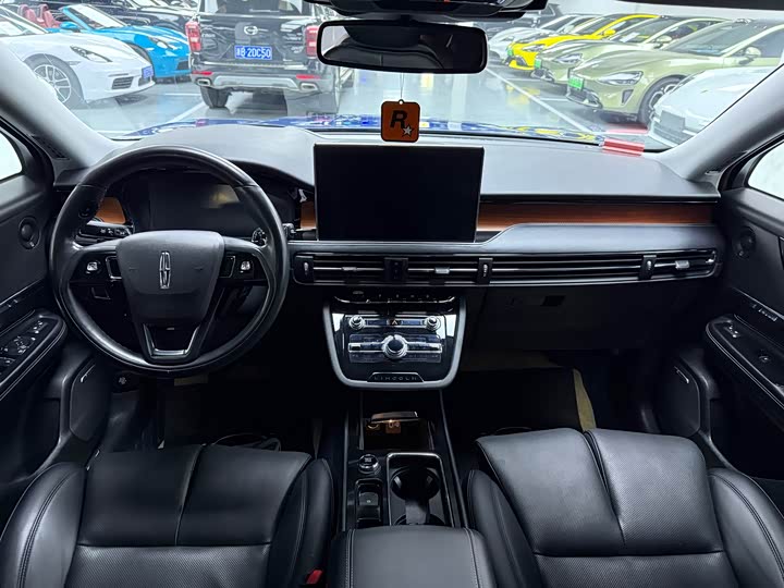 Фото 4 - Lincoln Corsair