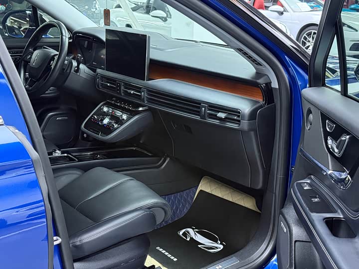 Фото 6 - Lincoln Corsair