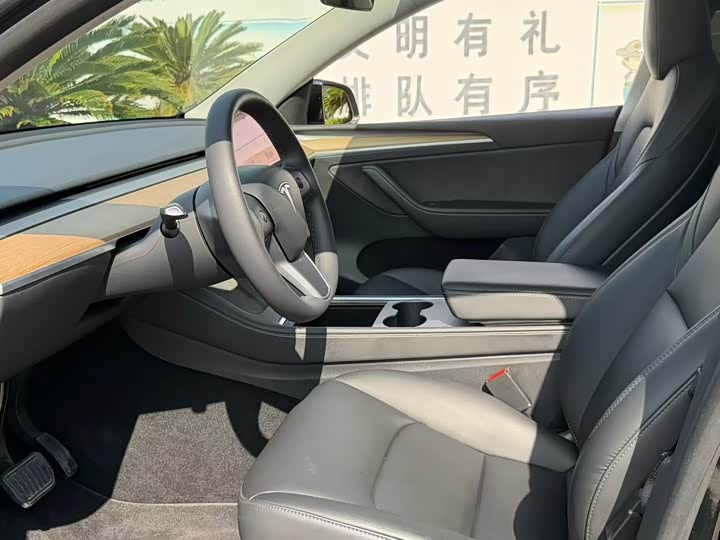 Фото 4 - Tesla Model Y