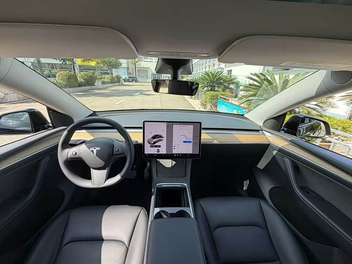 Фото 6 - Tesla Model Y