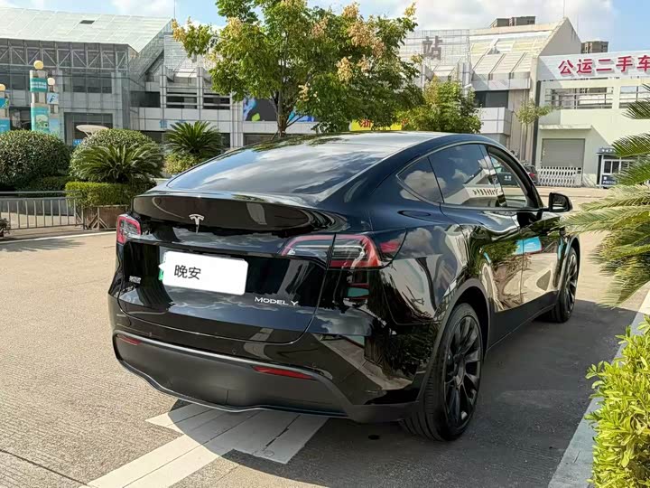Фото 7 - Tesla Model Y