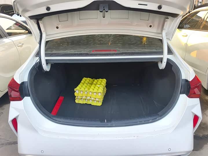 Фото 4 - Hyundai Verna