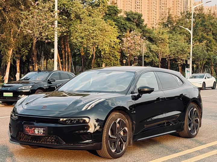 Фото 1 - Zeekr 001