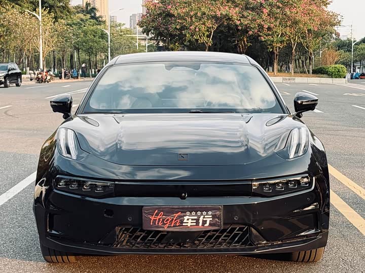 Фото 2 - Zeekr 001