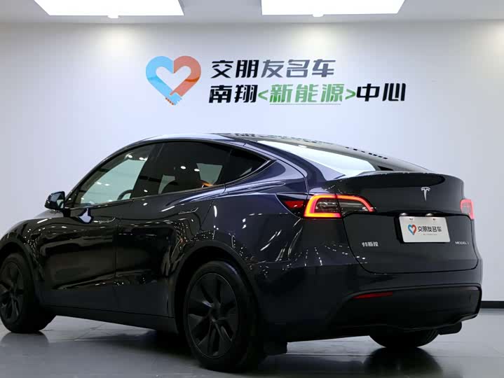 Фото 4 - Tesla Model Y