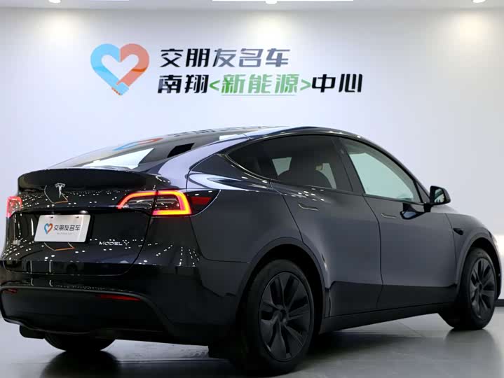 Фото 6 - Tesla Model Y