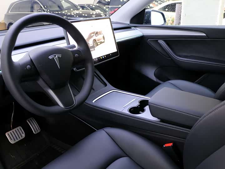 Фото 8 - Tesla Model Y