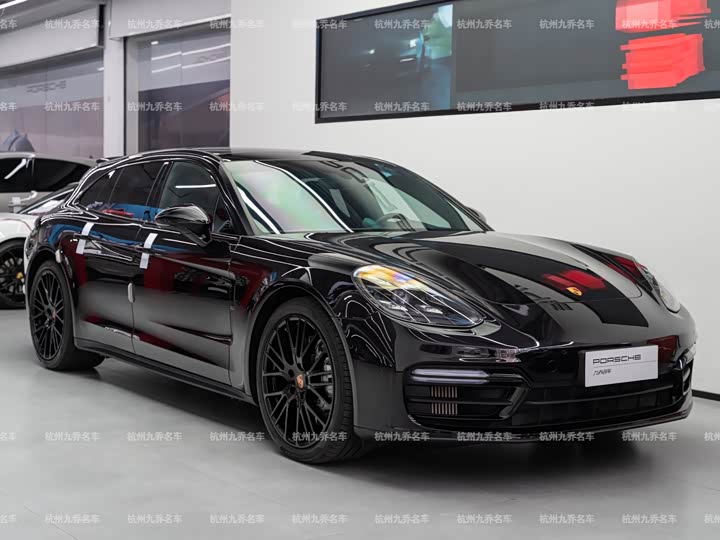 Фото 3 - Porsche Panamera