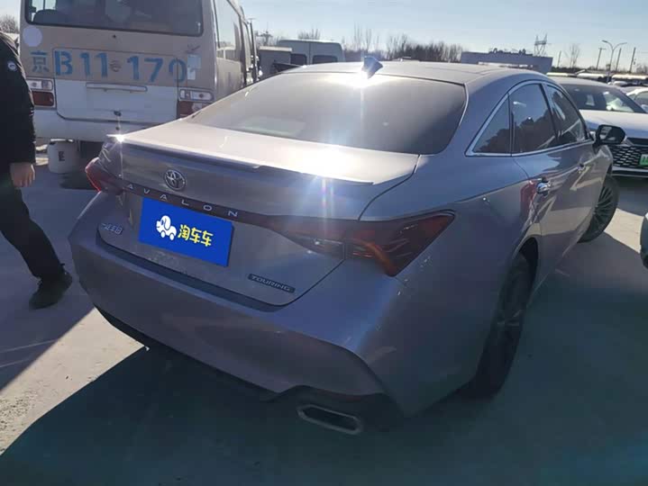 Фото 3 - Toyota Avalon