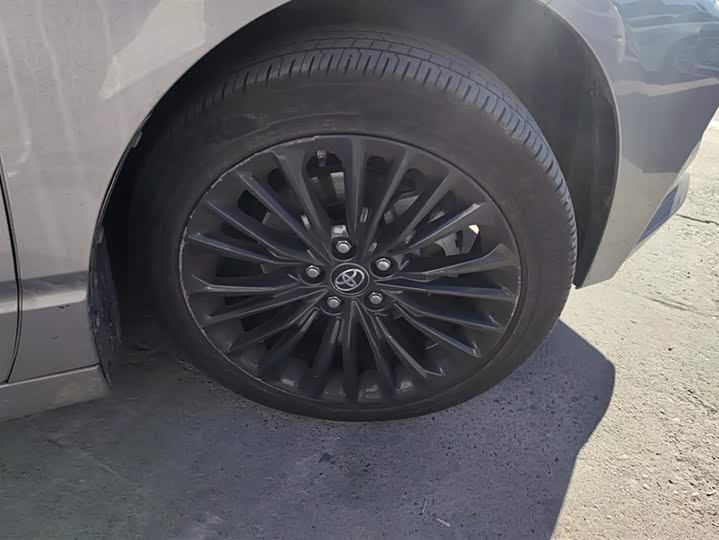 Фото 6 - Toyota Avalon