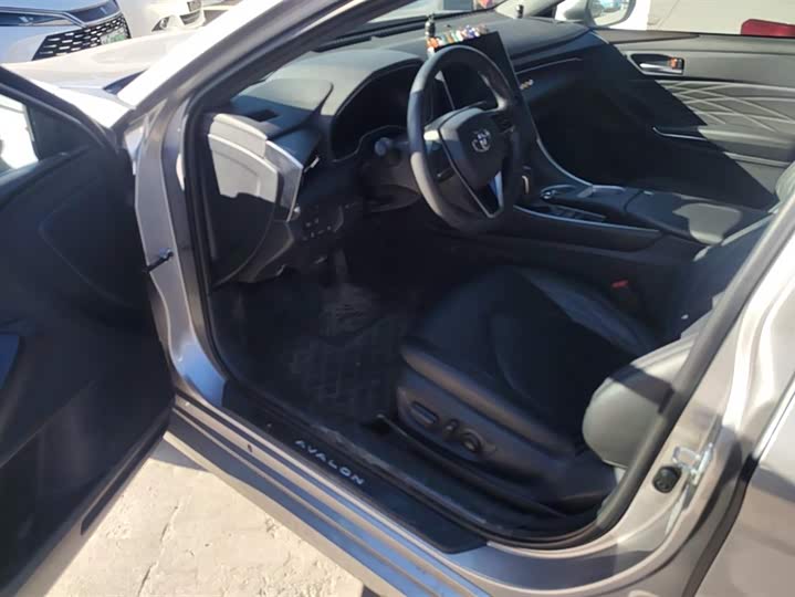 Фото 9 - Toyota Avalon