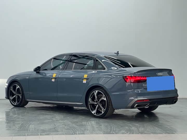 Фото 4 - Audi A4L