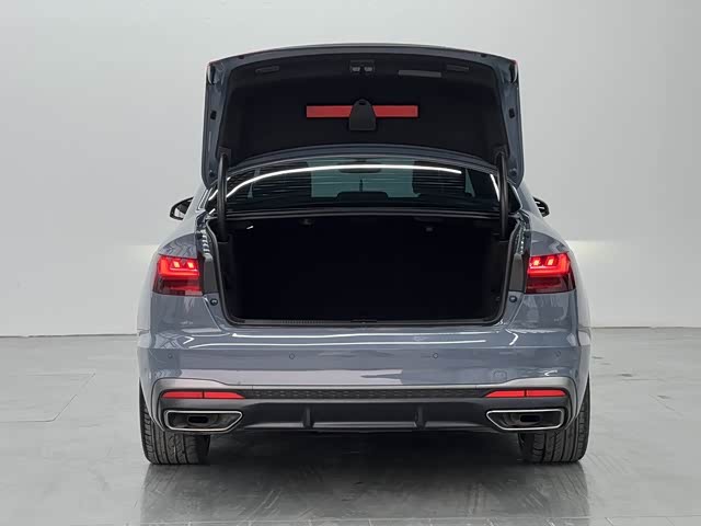 Фото 9 - Audi A4L