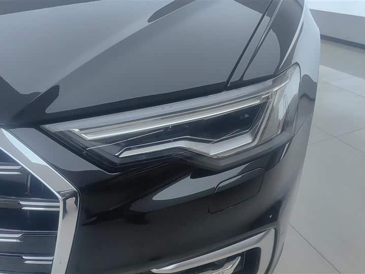 Фото 5 - Audi A6L