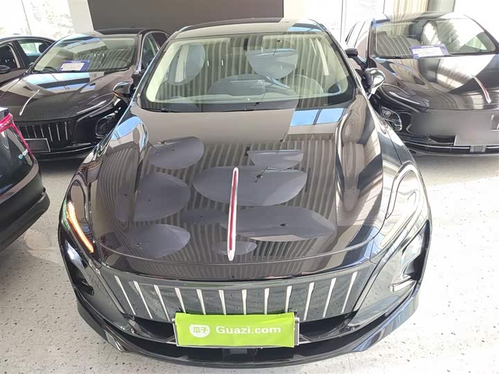 Фото 3 - Hongqi E-QM5