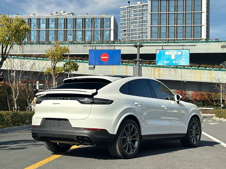 Фото 4 - Porsche Cayenne