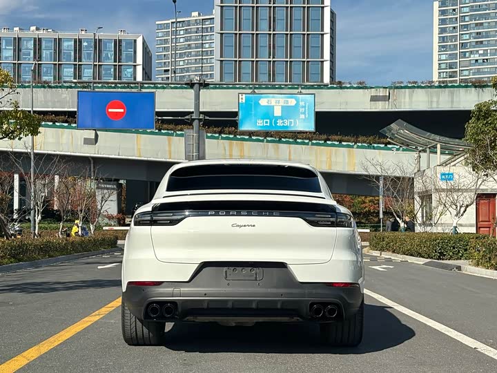 Фото 5 - Porsche Cayenne