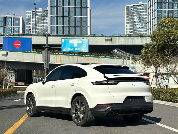 Фото 6 - Porsche Cayenne