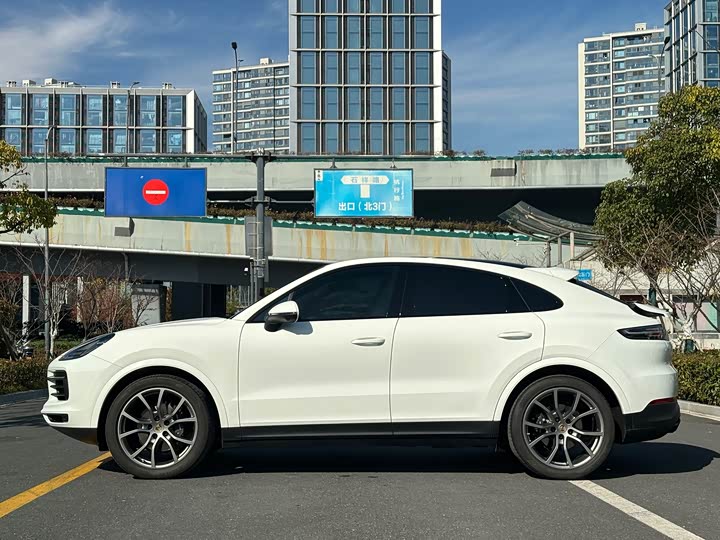 Фото 7 - Porsche Cayenne