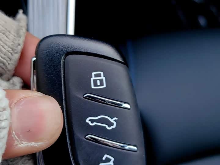 Фото 9 - Roewe RX5