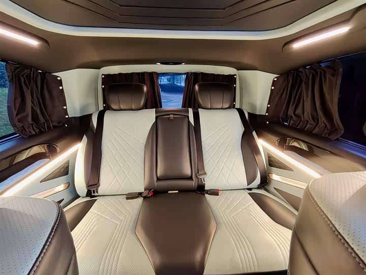 Фото 9 - Mercedes-Benz Vito