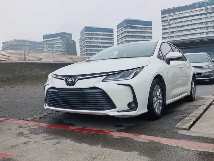 Фото 1 - Toyota Corolla