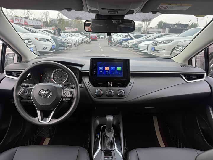 Фото 9 - Toyota Corolla