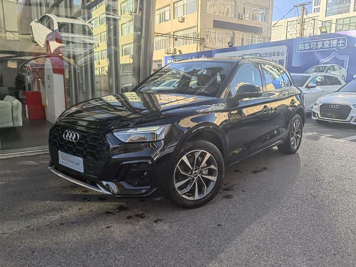 Фото 1 - Audi Q5L