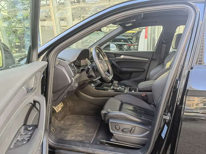 Фото 4 - Audi Q5L