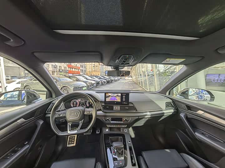 Фото 5 - Audi Q5L