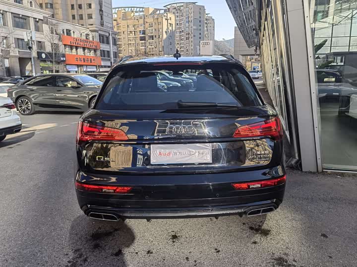 Фото 7 - Audi Q5L