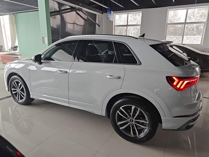 Фото 5 - Audi Q3
