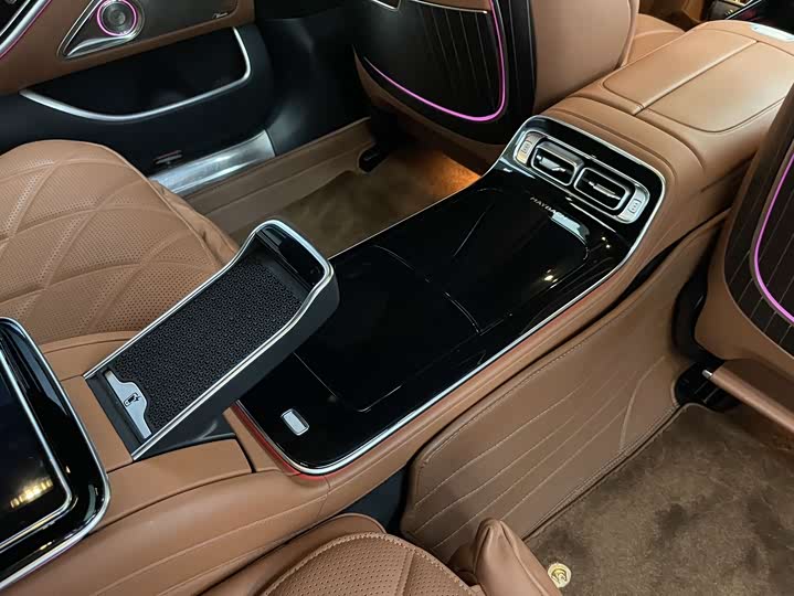 Фото 6 - Mercedes-Benz Maybach S-Class