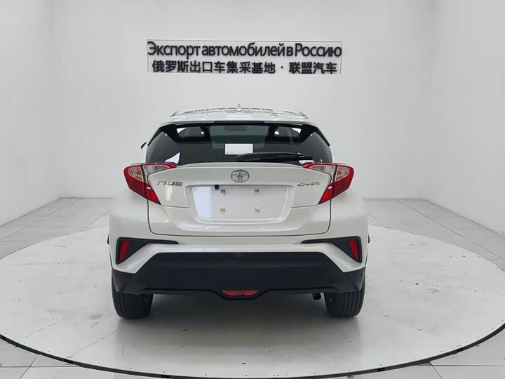 Фото 5 - Toyota C-HR