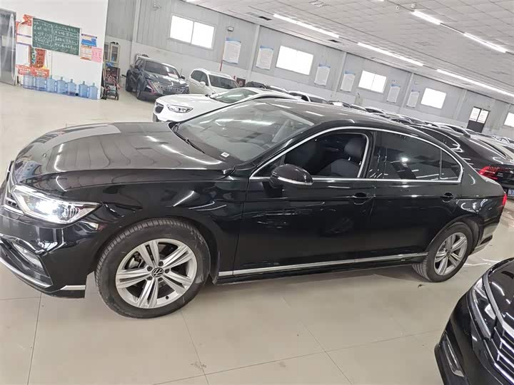 Фото 5 - Volkswagen Magotan