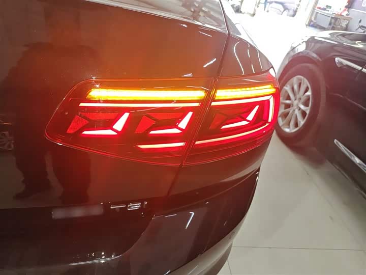 Фото 8 - Volkswagen Magotan