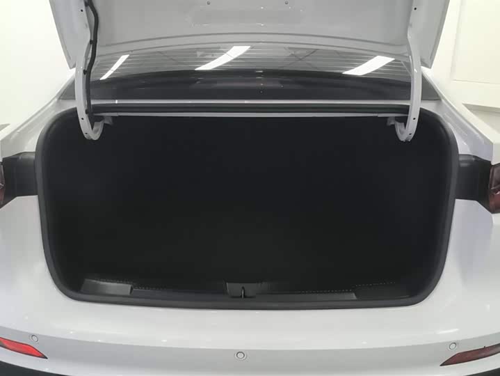 Фото 4 - Roewe i5